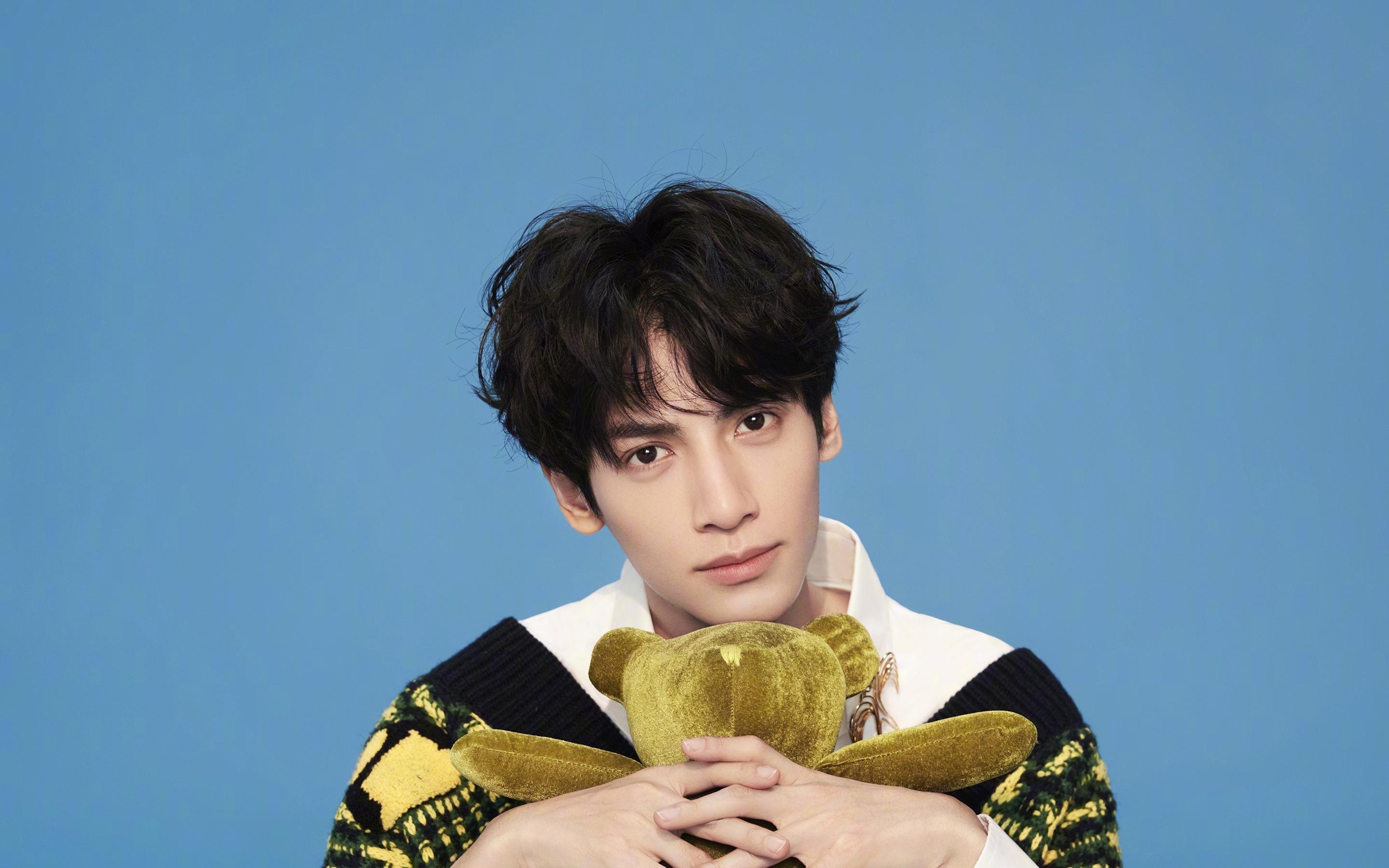 亚特兰大前压策略持续打击对方中场,亚特兰大阵型